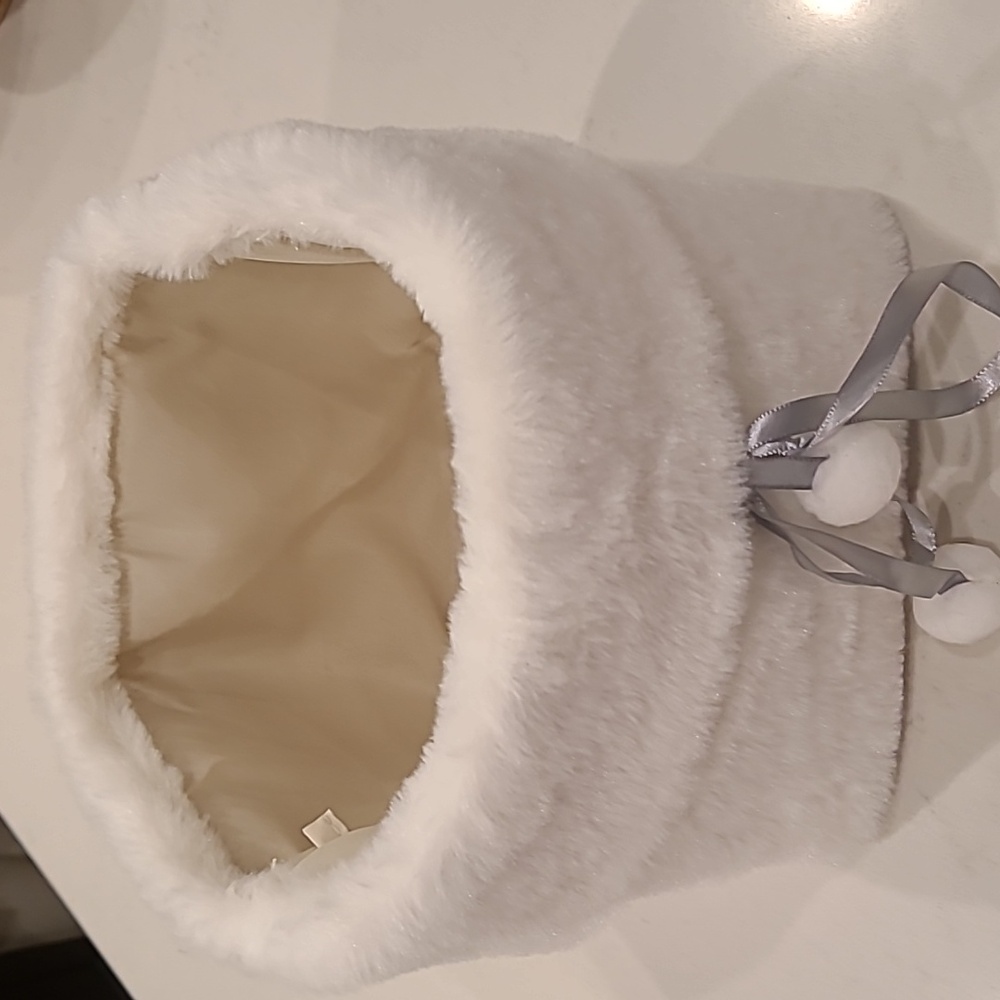 Fur Gift Container / Basket